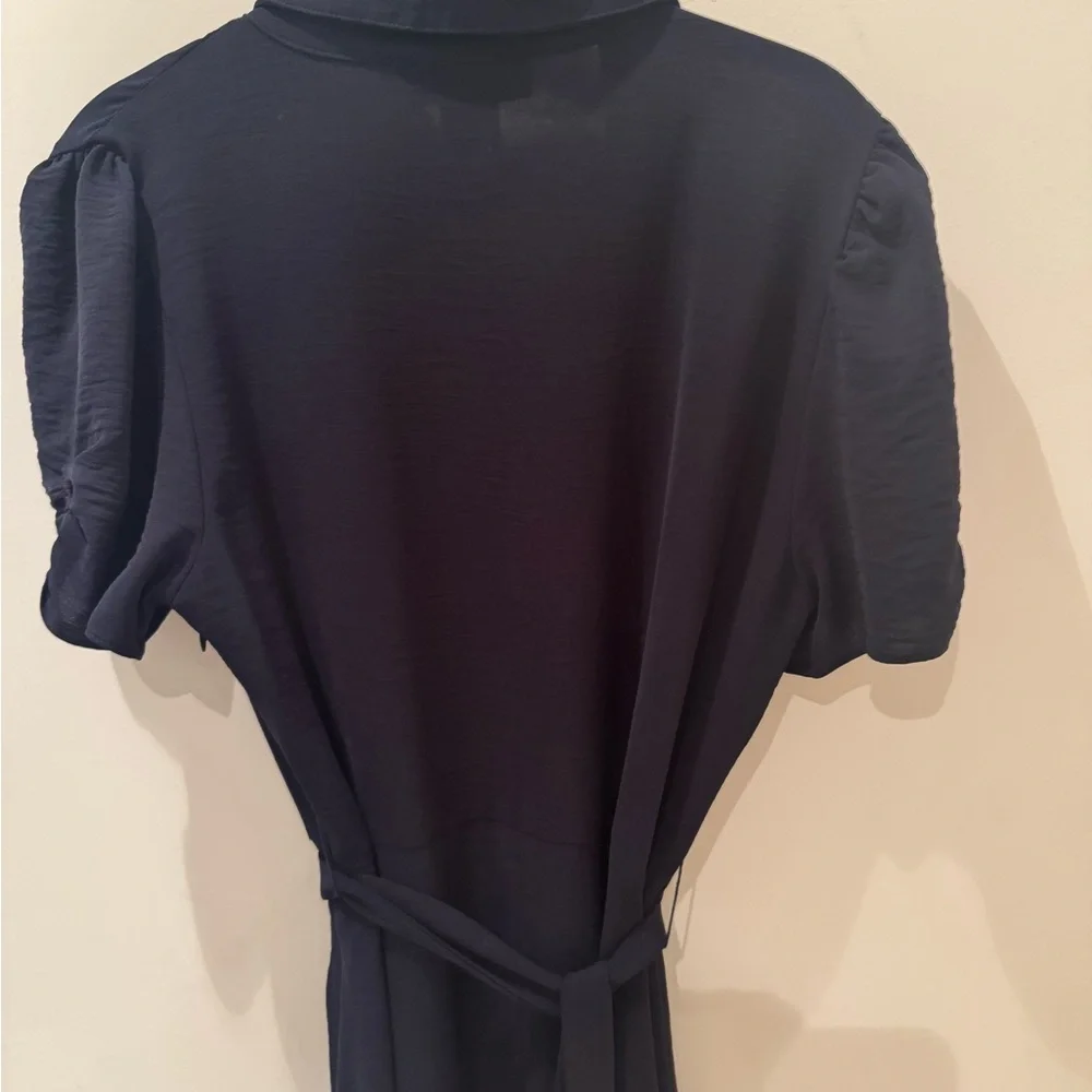 DKNY midnight blue dress with tie belt. 
Size 12. (A small 12, like a 10). - Picture 5 of 9